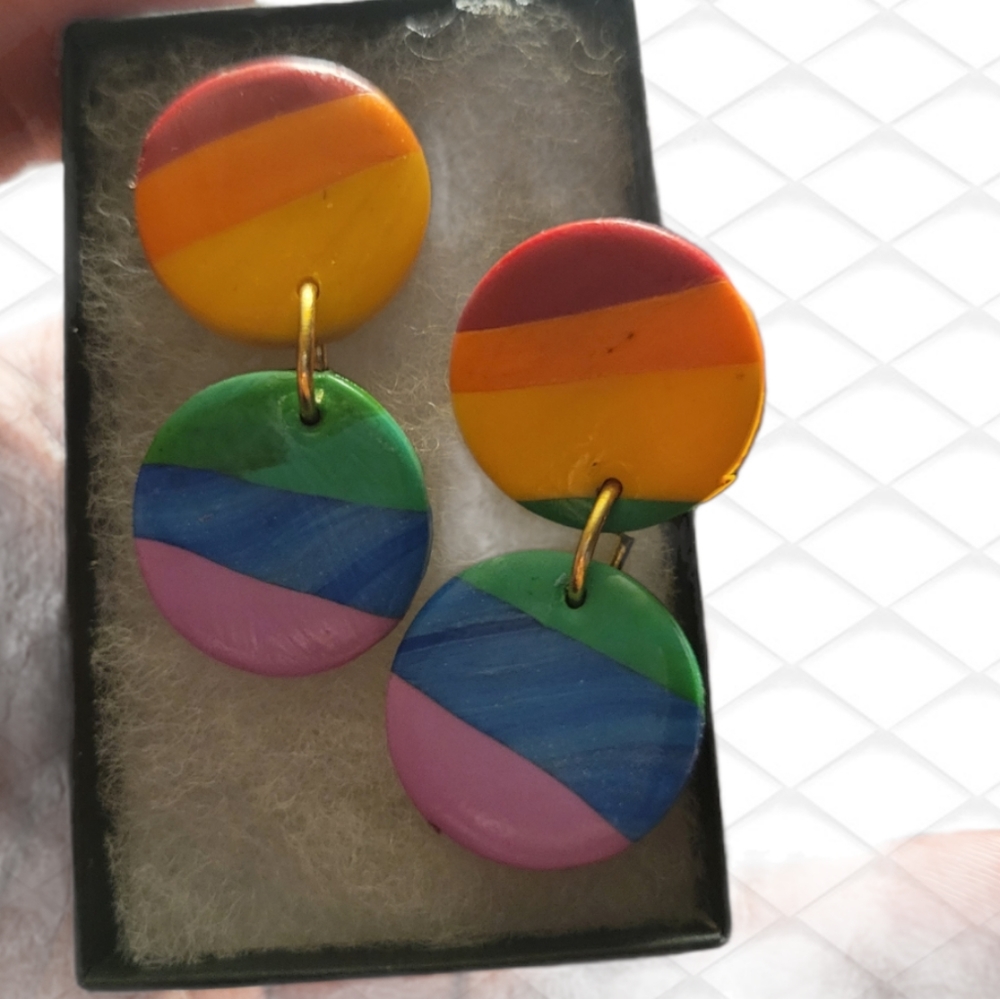 Pride Earrings connected - Picture 2 of 3